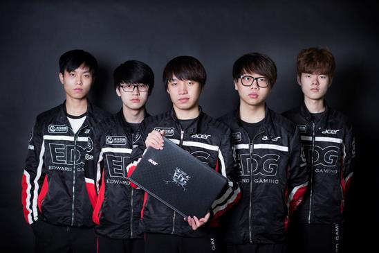 贝拉达：曼联的引援部门正在全力以赴地工作；新援适应得不错